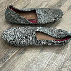 Women’s Toms Multicolor Gray Slip on Size 6.5